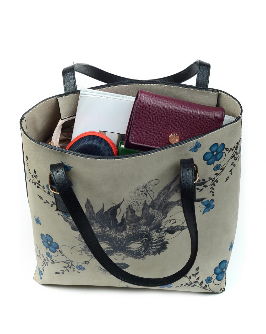 Hand Bags Outlet - No Exchange or Return