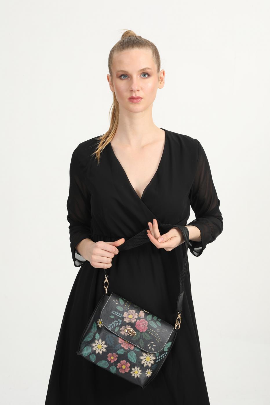 Hand Bags Outlet - No Exchange or Return