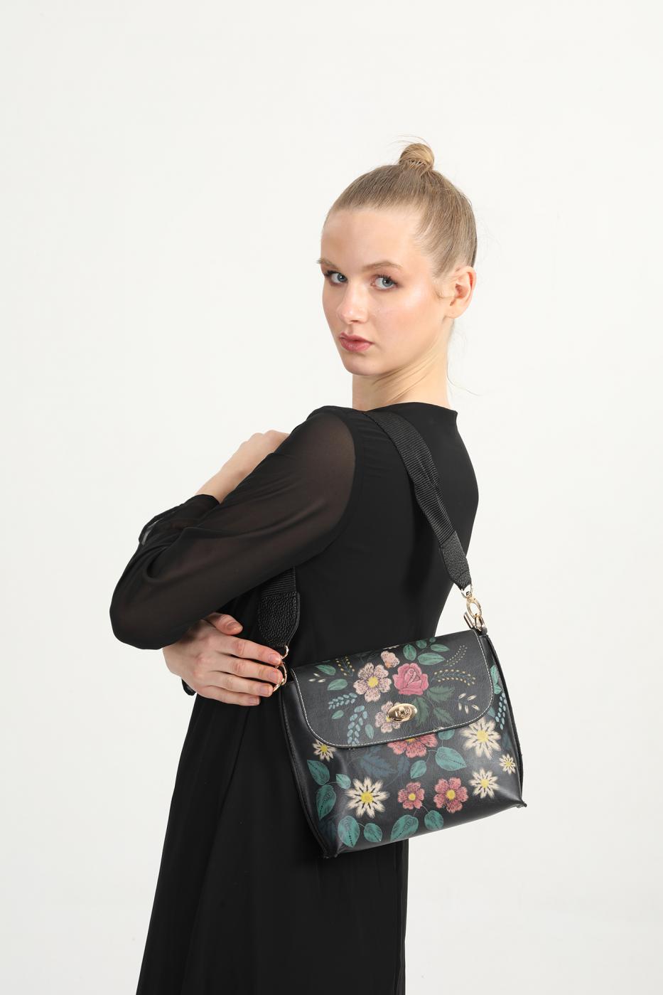 Hand Bags Outlet - No Exchange or Return