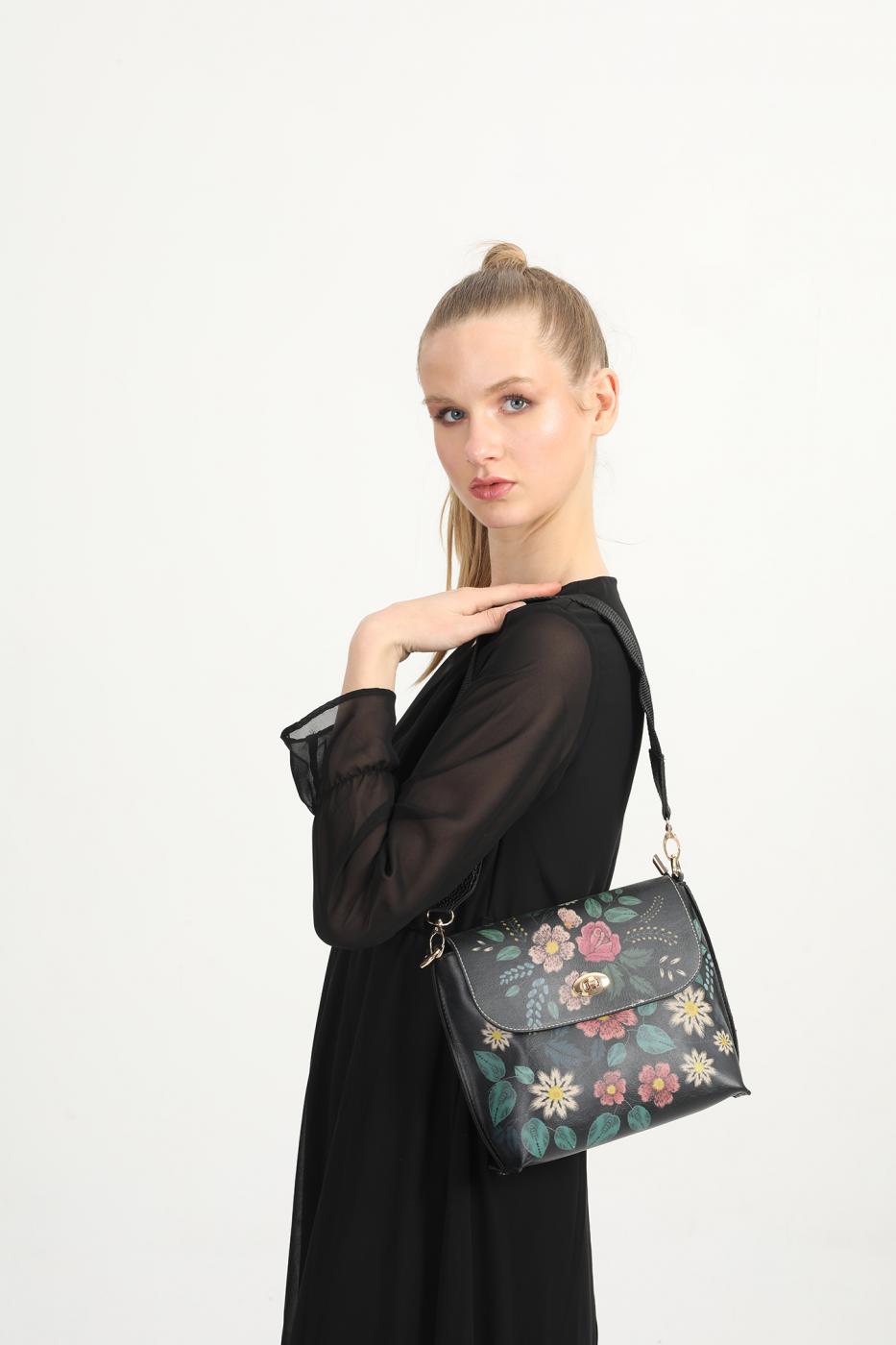 Hand Bags Outlet - No Exchange or Return