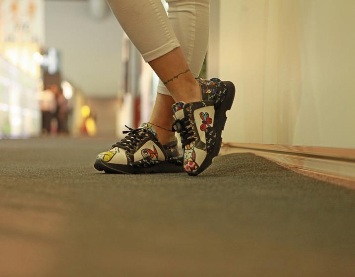 Sneaker Shoes Outlet - No Exchange or Return  40 EU - 9.5 US