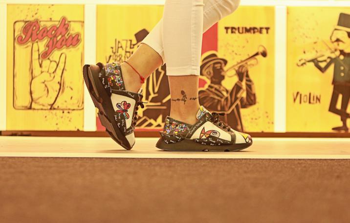 Sneaker Shoes Outlet - No Exchange or Return  38 EU - 7.5 US