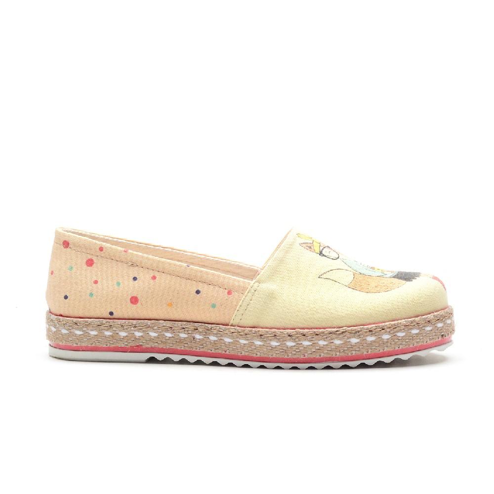 Sneaker Shoes Outlet - No Exchange or Return  35 EU - 5 US