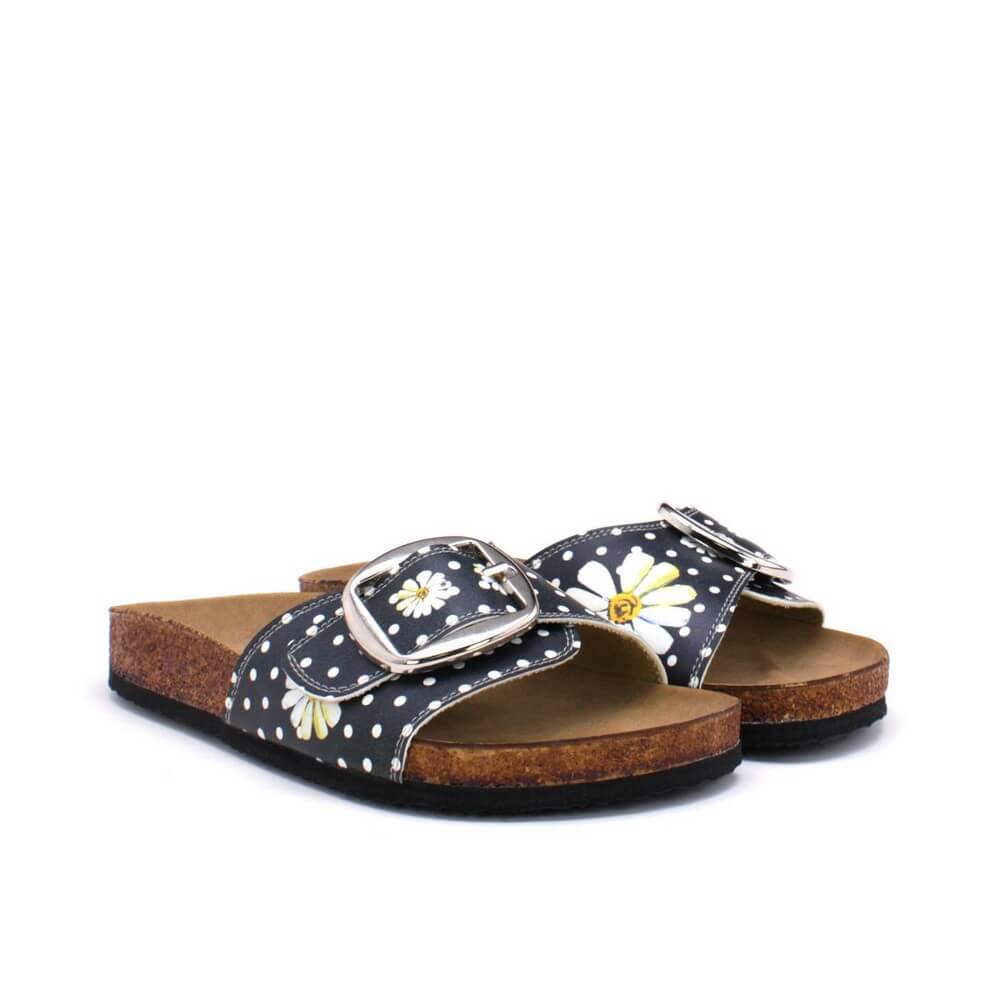Sandal Outlet - No Exchange or Return  42 EU - 11 US